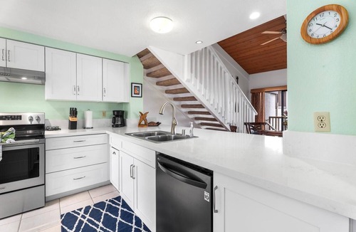 Historic Kailua Village Condo | Kona Coast Resort at Keauhou Gardens 8204