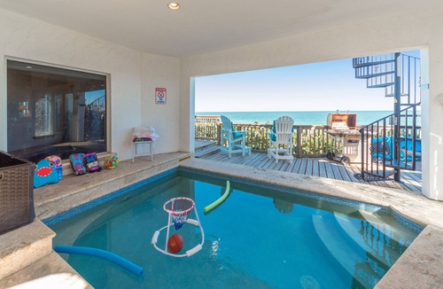 Stuart Villa | La Dolce Vita: Big Beach House w/elevator & heated pool! DIRECTLY ON BEACH