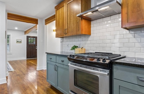 Westfield House | Lake Austin Hideout - Walk to Downtown, Festivals, Ladybird Lake, and Zilker.