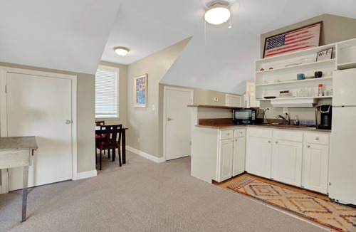 Gilbert Apartment | Lakefront Gilbert Suite | Balcony + WiFi