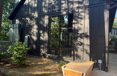 New Buffalo Villa | Larkspur - Upscale 2 Bedroom Villa at Petite Acres