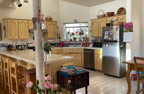 Eldorado at Santa Fe House | Light-Filled Spacious Home with Cat. Sleeps 4 adults + kids. Beautiful nature.