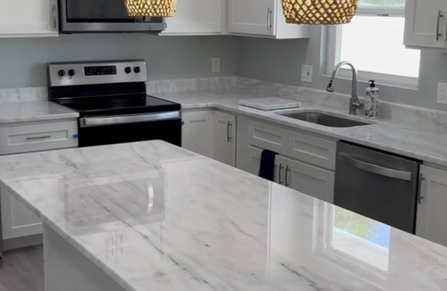 Longbeach Village House | Longboat Key beach house - 5 min walk to the beaches and top local restaurants