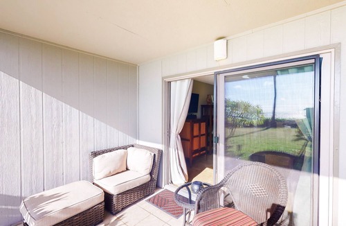 Ualapue Condo | Lovely Oceanfront Tropical Home w/Shared Pool, Free WiFi, Water Views, Lanai