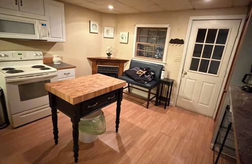 Arundel Apartment | Lovely studio in tranquil Arundel perfect for getaway