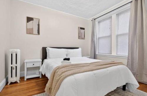 North Brookline Apartment | Luxe 1bd