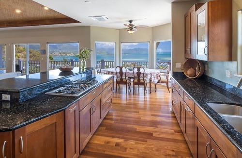Kailua House | Luxurious, Private Hilltop Retreat with Postcard View - minutes to Kailua Beach