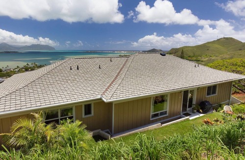 Kailua House | Luxurious, Private Hilltop Retreat with Postcard View - minutes to Kailua Beach