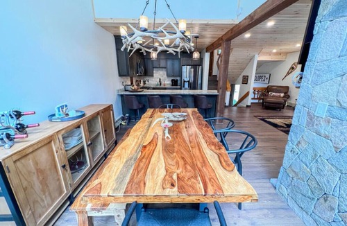 Bartlett Villa | Luxury Attitash Mountainside Home, Rivers + Mtns!
