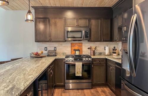 Bartlett Villa | Luxury Attitash Mountainside Home, Rivers + Mtns!