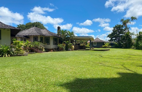 Wahiawa House | Luxury home on a 2-acre gated estate in Central Oahu
