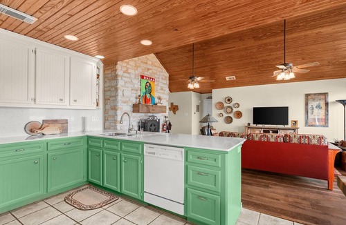 Highland Lake Estates House | Luxury Lake Life - Boat Dock, Outdoor Kitchen, Basketball Court, Game Room & Bar