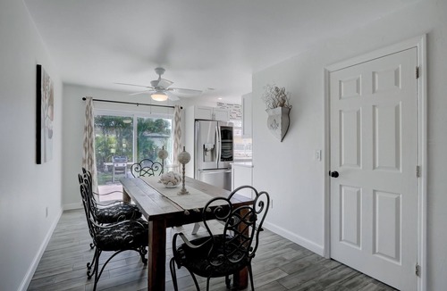 Central Naples House | Luxury Pool Dog Friendly Central To Naples And Marco Island By Sky Run Naples 3 Bedroom Home