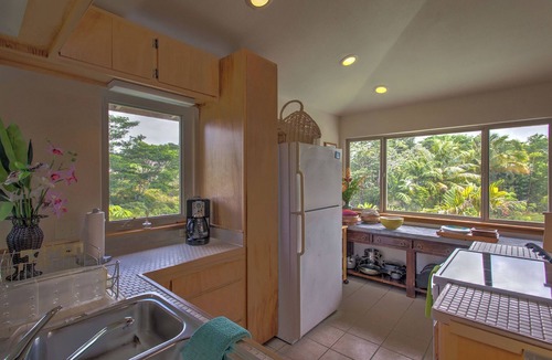 Keaau House | Maluhia Hale - Your one acre slice of paradise