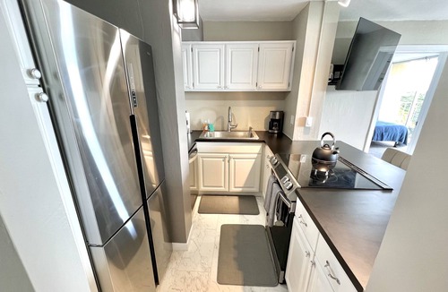 Hilo Condo | Maluhia Wai - Modern 2 Bd Condo w/Pool, A/C, Wi-Fi