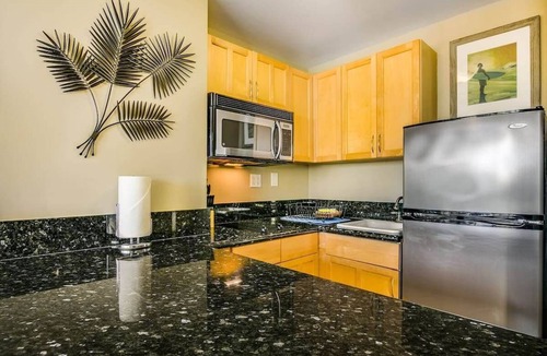 Diamond Head - Kapahulu - St. Louis Apartment | @ Marbella Lane - Mountain View Studio