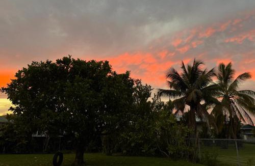 Hilo House | Master Suite with Private Bath 15 min from beach