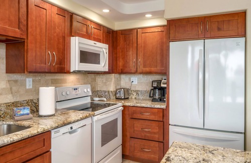 Kihei Condo | Maui Parkshore 307 - Stunning Ocean View 2bd/2ba Overlooking Kamaole III Beach