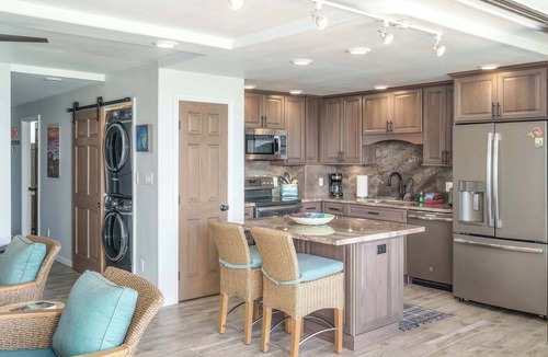 Kihei Condo | Maui Parkshore 410 - Modern Renovation & Stunning Ocean Views, Kamaole III Beach