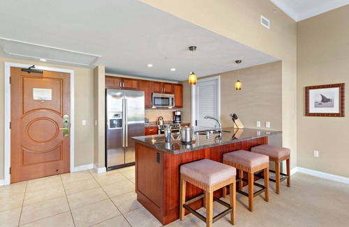 Kaanapali Condo | Maui Resort Rentals: Honua Kai – 8 Total Bedrooms, Groundfloor Residences, Over 4600 Combined Sq. Ft., Large Lawn Areas, Steps to Pools/Beach/B.B.Q.s!