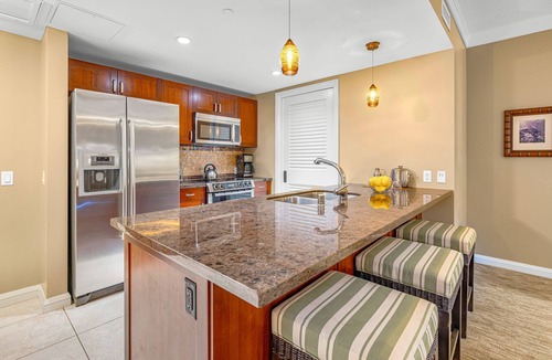Lahaina Condo | Maui Resort Rentals: Honua Kai Hokulani 413 - 4th Floor Interior Courtyard 1BR w/Gorgeous Ocean Views!