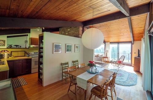 Williamstown House | Mid Century Modern 4 bedroom home with sweeping mountain views in Williamstown