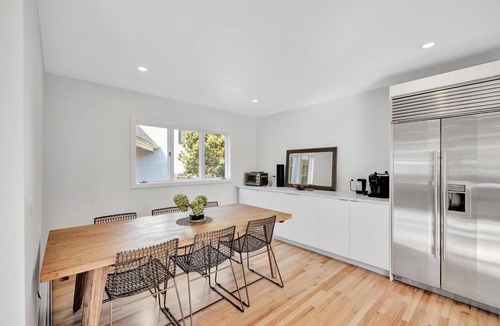 West Barnstable House | Modern 6 BR,5 B MarshViews,Hot tub,5mins to beach,Chef’s Kitchen, Large Groups