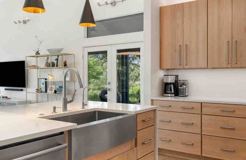 Dripping Springs House | Modern ATX Hill Country Oasis, Stargazers + Birdwatchers Delight
