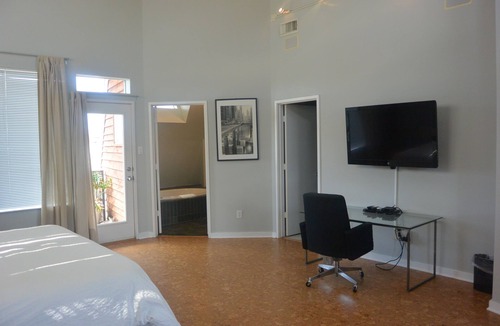 Neartown Bed & Breakfast | Modern B & B