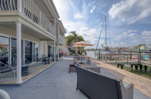 Clearwater Beach Condo | Modern Waterfront Escape Near Beach (U3)