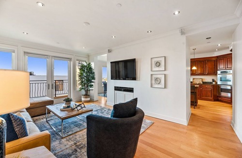 La Jolla Condo | Montefaro in the Village of La Jolla w/Shared Pool & Clubhouse, Walk to Shops