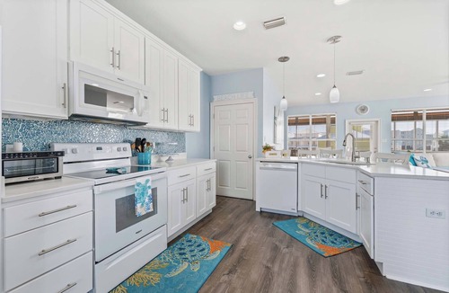 Morgantown House | 🐚🌴Multiple Decks | Walk to Beach | Morgantown Community | Sweet Home Alabama
