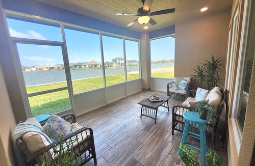 Laguna Vista House | NEW Custom Home-Sunset/Sunrise Lake Views-SPI Golf Course-13 mi to SPI Beaches