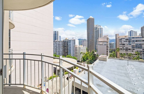 Waikiki Condo | Newly Renovated Ilikai Marina Condo - Near Beach!
