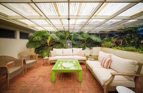 Diamond Head - Kapahulu - St. Louis House | Ocean and Skyline Views Honolulu Retreat
