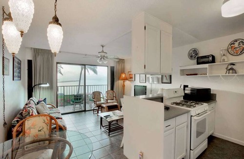 Kaunakakai Condo | Ocean Bliss W/Lanai, Kitchen and Fans–Molokai Shores