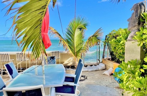 Ewa House | Ocean front house🏖️🏄right on the Beach!WiFi. Free Parking