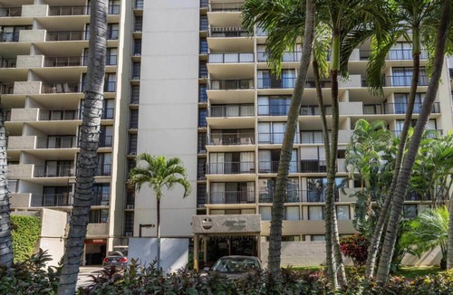 Aiea Apartment | Ocean View | Walk to Mall | Free Parking, W/D, AC