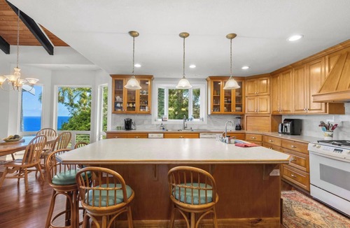 Ookala House | Oceanfront 5-bedroom house in Ookala