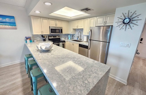 Stuart Condo | ✨Oceanfront🌊 Breathtaking View🏖️ Central Location📍 Pool🏊‍♂️ Modern Elegance✨