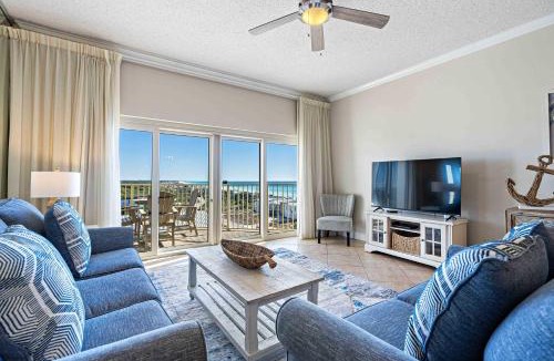 Sandestin Apartment | Oceanfront Condo with Private Balcony Resort Pool & Hot Tub