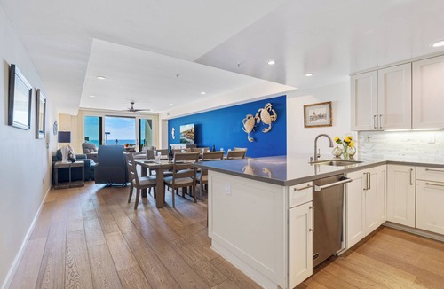 Beach Barber Tract House | Oceanfront/Ground Floor Unit/A/C/Parking/Guest Favorite