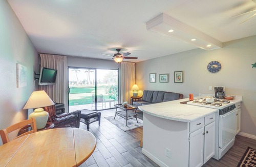 Kaunakakai Condo | Oceanfront Molokai Shores Condo w/Pool Access!