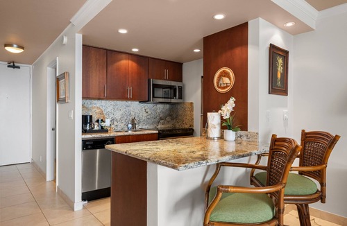Lahaina Apartment | Oceanfront Paradise! Stunning Views from Lahaina Shores 313