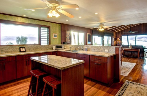 Hilo House | Oceanfront Promontory w/Stunning Views & Luxury Accommodations. Walk to Beach!