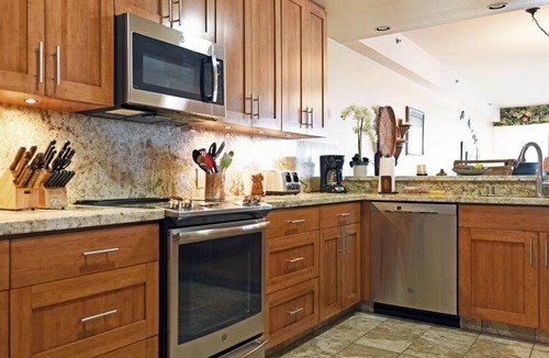 Kahana Condo | Oceanfront Renovated Corner Unit! SK353 - Sullivan