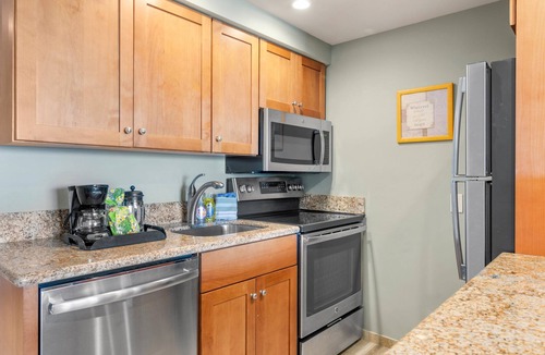 Historic Lahaina Front Street Apartment | Oceanfront Studio Steps to Sandy Beach – Lahaina Shores 217
