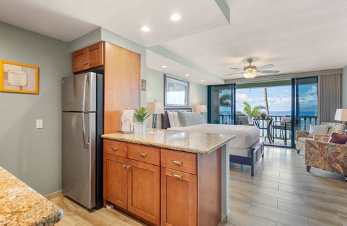 Historic Lahaina Front Street Apartment | Oceanfront Studio Steps to Sandy Beach – Lahaina Shores 217