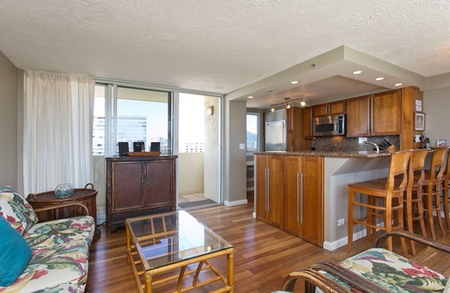 Diamond Head - Kapahulu - St. Louis Condo | Our Penthouse over the Pacific ☀ A true gem that sleeps 4 is lovingly cared for
