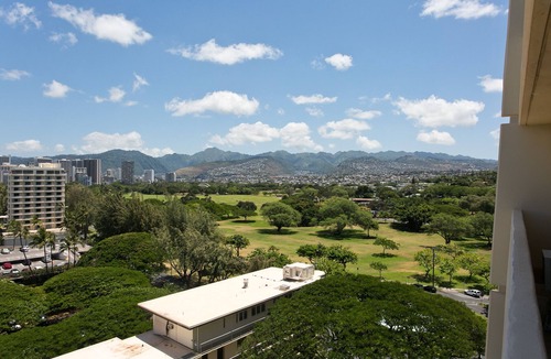 Diamond Head - Kapahulu - St. Louis Condo | Our Penthouse over the Pacific ☀ A true gem that sleeps 4 is lovingly cared for
